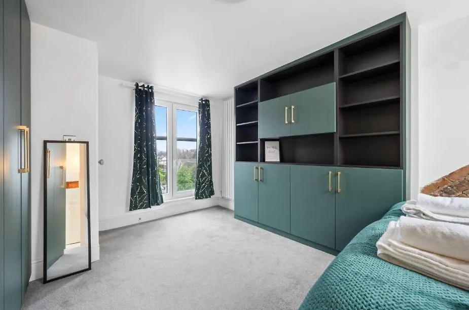 Apartment Four Bedroom House By Brookland Stays Serviced Accommodation Short Lets Manchester With Free Wifi Altrincham United Kingdom